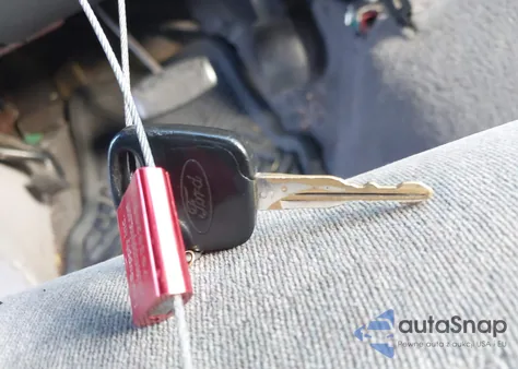 2000 Ford F-150 Lariat/Work Series/Xl/Xlt from USA, damaged, VIN 1FTRX17L1YKA61527